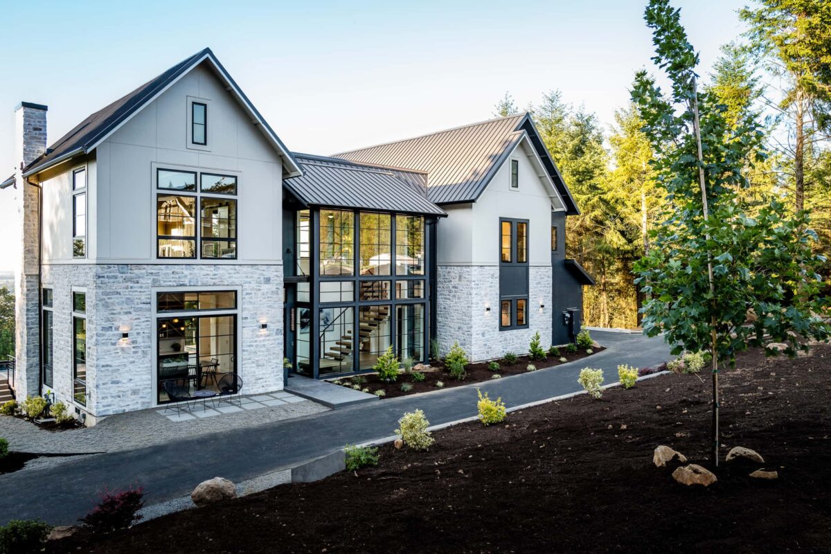 vinyl vs. aluminum-clad windows