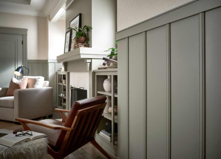 Close-up of craftsman-style crown molding detail